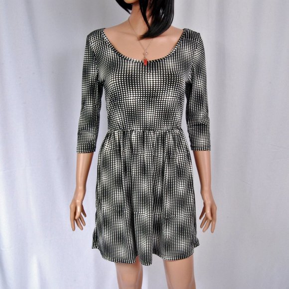 BeBop Dresses & Skirts - Bebop - Black & White 3/4 Sleeve Polka Dot Dress